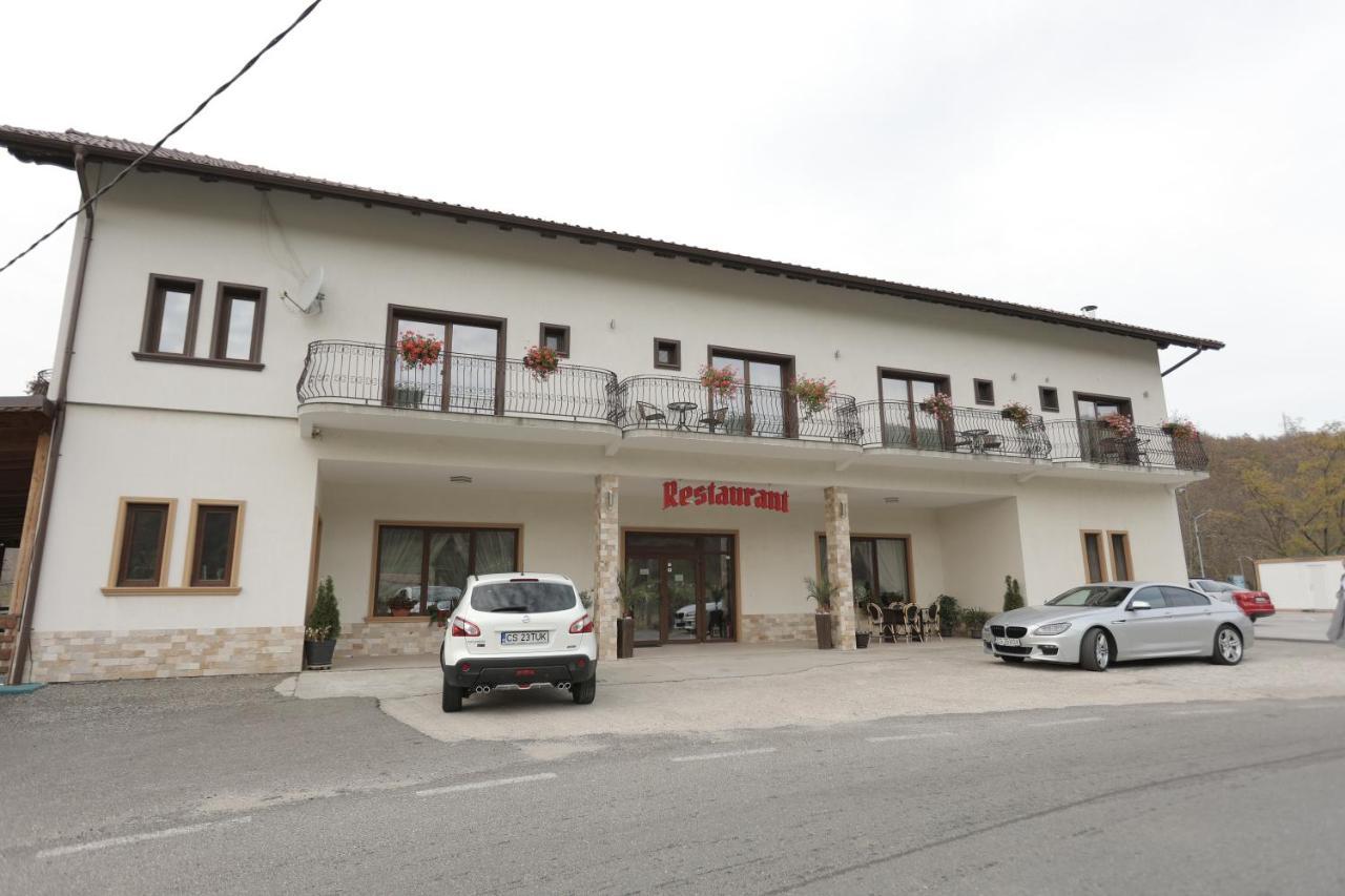 Pensiune Restaurant Liana Mehadia Экстерьер фото